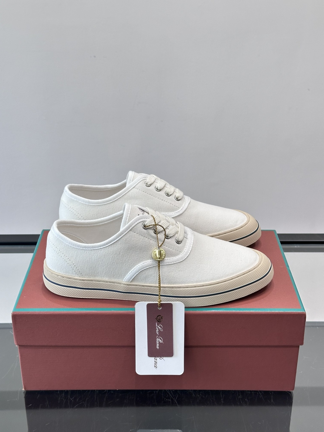 Loro Piana Nantucket Walk帆布鞋，帆布+白色鞋带，简约低调，真皮中底+橡胶鞋底，