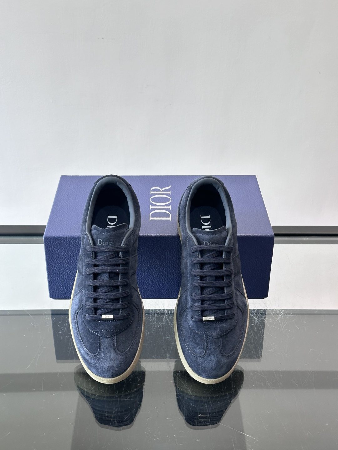 Dior迪奥 2026春夏系列•新品休闲运动男鞋这款B01 MatchPoint标志着 Dior 经典款