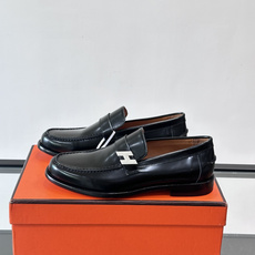 HERMES 男士乐福鞋👞爱马仕银扣乐福鞋,黑色亮面真皮+标志性“H”金属扣,简约又超有辨识度✨。软 HERMES 男士乐福鞋👞爱马仕银扣乐福鞋,黑色亮面真皮+标志性“H”金属扣,简约又超有辨识度✨。软
