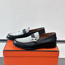 HERMES 男士乐福鞋👞爱马仕银扣乐福鞋,黑色亮面真皮+标志性“H”金属扣,简约又超有辨识度✨。软 HERMES 男士乐福鞋👞爱马仕银扣乐福鞋,黑色亮面真皮+标志性“H”金属扣,简约又超有辨识度✨。软