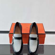 HERMES 男士乐福鞋👞爱马仕银扣乐福鞋,黑色亮面真皮+标志性“H”金属扣,简约又超有辨识度✨。软 HERMES 男士乐福鞋👞爱马仕银扣乐福鞋,黑色亮面真皮+标志性“H”金属扣,简约又超有辨识度✨。软