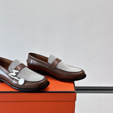 HERMES 男士乐福鞋👞爱马仕银扣乐福鞋,黑色亮面真皮+标志性“H”金属扣,简约又超有辨识度✨。软 HERMES 男士乐福鞋👞爱马仕银扣乐福鞋,黑色亮面真皮+标志性“H”金属扣,简约又超有辨识度✨。软