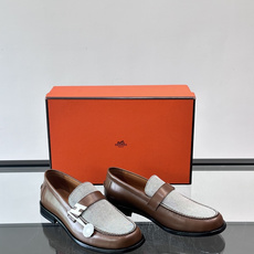 HERMES 男士乐福鞋👞爱马仕银扣乐福鞋,黑色亮面真皮+标志性“H”金属扣,简约又超有辨识度✨。软 HERMES 男士乐福鞋👞爱马仕银扣乐福鞋,黑色亮面真皮+标志性“H”金属扣,简约又超有辨识度✨。软