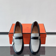 HERMES 男士乐福鞋👞爱马仕银扣乐福鞋,黑色亮面真皮+标志性“H”金属扣,简约又超有辨识度✨。软 HERMES 男士乐福鞋👞爱马仕银扣乐福鞋,黑色亮面真皮+标志性“H”金属扣,简约又超有辨识度✨。软