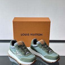 👟LV CLASSIC 运动鞋运动鞋,经典配色,麂皮+网布拼接,舒适又透气!侧面LV标志超有辨识度,橡胶 👟LV CLASSIC 运动鞋运动鞋,经典配色,麂皮+网布拼接,舒适又透气!侧面LV标志超有辨识度,橡胶