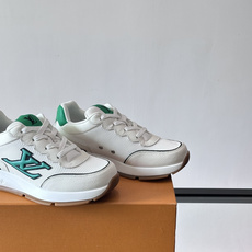 👟LV 男士休闲运动鞋,经典Monogram老花帆布➕牛皮拼接,细节超有质感!鞋侧LV刺绣标志,品牌辨识 👟LV 男士休闲运动鞋,经典Monogram老花帆布➕牛皮拼接,细节超有质感!鞋侧LV刺绣标志,品牌辨识