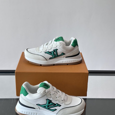 👟LV 男士休闲运动鞋,经典Monogram老花帆布➕牛皮拼接,细节超有质感!鞋侧LV刺绣标志,品牌辨识 👟LV 男士休闲运动鞋,经典Monogram老花帆布➕牛皮拼接,细节超有质感!鞋侧LV刺绣标志,品牌辨识