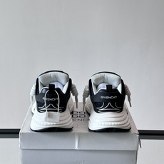 Givenchy 👟纪梵希GV7老爹鞋,配色超百搭,网布+牛皮革拼接,透气又有支撑力!厚底设计显高显腿 Givenchy 👟纪梵希GV7老爹鞋,配色超百搭,网布+牛皮革拼接,透气又有支撑力!厚底设计显高显腿