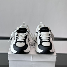Givenchy 👟纪梵希GV7老爹鞋,配色超百搭,网布+牛皮革拼接,透气又有支撑力!厚底设计显高显腿 Givenchy 👟纪梵希GV7老爹鞋,配色超百搭,网布+牛皮革拼接,透气又有支撑力!厚底设计显高显腿