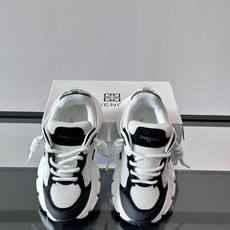 Givenchy 👟纪梵希GV7老爹鞋,配色超百搭,网布+牛皮革拼接,透气又有支撑力!厚底设计显高显腿 Givenchy 👟纪梵希GV7老爹鞋,配色超百搭,网布+牛皮革拼接,透气又有支撑力!厚底设计显高显腿