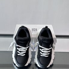 Givenchy 👟纪梵希GV7老爹鞋,配色超百搭,网布+牛皮革拼接,透气又有支撑力!厚底设计显高显腿 Givenchy 👟纪梵希GV7老爹鞋,配色超百搭,网布+牛皮革拼接,透气又有支撑力!厚底设计显高显腿