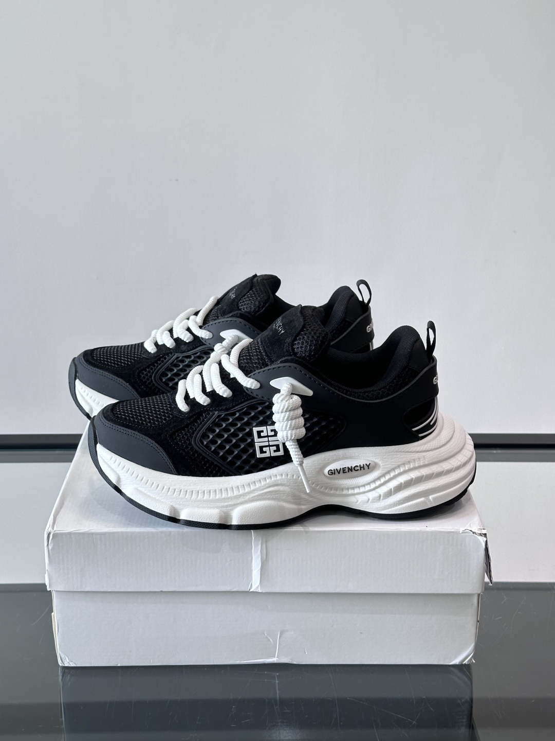 Givenchy 👟纪梵希GV7老爹鞋,配色超百搭,网布+牛皮革拼接,透气又有支撑力!厚底设计显高显腿 Givenchy 👟纪梵希GV7老爹鞋,配色超百搭,网布+牛皮革拼接,透气又有支撑力!厚底设计显高显腿