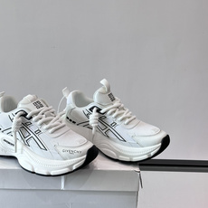 Givenchy老爹鞋👟纪梵希老爹鞋,网布+牛皮革拼接,透气又有支撑力。厚底设计,缓震效果棒,长时间 Givenchy老爹鞋👟纪梵希老爹鞋,网布+牛皮革拼接,透气又有支撑力。厚底设计,缓震效果棒,长时间