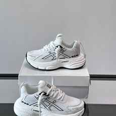 Givenchy老爹鞋👟纪梵希老爹鞋,网布+牛皮革拼接,透气又有支撑力。厚底设计,缓震效果棒,长时间 Givenchy老爹鞋👟纪梵希老爹鞋,网布+牛皮革拼接,透气又有支撑力。厚底设计,缓震效果棒,长时间