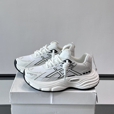 Givenchy老爹鞋👟纪梵希老爹鞋,网布+牛皮革拼接,透气又有支撑力。厚底设计,缓震效果棒,长时间 Givenchy老爹鞋👟纪梵希老爹鞋,网布+牛皮革拼接,透气又有支撑力。厚底设计,缓震效果棒,长时间
