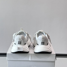 Givenchy老爹鞋👟纪梵希老爹鞋,网布+牛皮革拼接,透气又有支撑力。厚底设计,缓震效果棒,长时间 Givenchy老爹鞋👟纪梵希老爹鞋,网布+牛皮革拼接,透气又有支撑力。厚底设计,缓震效果棒,长时间