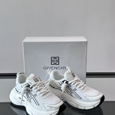 Givenchy老爹鞋👟纪梵希老爹鞋,网布+牛皮革拼接,透气又有支撑力。厚底设计,缓震效果棒,长时间 Givenchy老爹鞋👟纪梵希老爹鞋,网布+牛皮革拼接,透气又有支撑力。厚底设计,缓震效果棒,长时间
