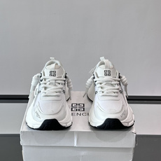 Givenchy老爹鞋👟纪梵希老爹鞋,网布+牛皮革拼接,透气又有支撑力。厚底设计,缓震效果棒,长时间 Givenchy老爹鞋👟纪梵希老爹鞋,网布+牛皮革拼接,透气又有支撑力。厚底设计,缓震效果棒,长时间