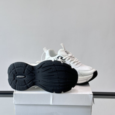 Givenchy老爹鞋👟纪梵希老爹鞋,网布+牛皮革拼接,透气又有支撑力。厚底设计,缓震效果棒,长时间 Givenchy老爹鞋👟纪梵希老爹鞋,网布+牛皮革拼接,透气又有支撑力。厚底设计,缓震效果棒,长时间