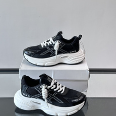 Givenchy老爹鞋👟纪梵希老爹鞋,网布+牛皮革拼接,透气又有支撑力。厚底设计,缓震效果棒,长时间 Givenchy老爹鞋👟纪梵希老爹鞋,网布+牛皮革拼接,透气又有支撑力。厚底设计,缓震效果棒,长时间