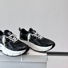Givenchy老爹鞋👟纪梵希老爹鞋,网布+牛皮革拼接,透气又有支撑力。厚底设计,缓震效果棒,长时间 Givenchy老爹鞋👟纪梵希老爹鞋,网布+牛皮革拼接,透气又有支撑力。厚底设计,缓震效果棒,长时间