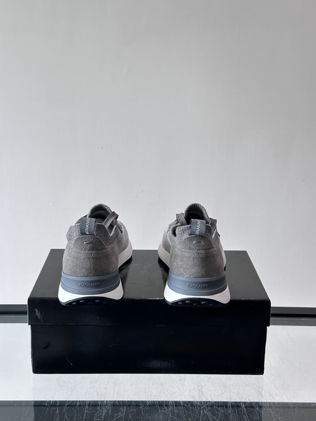 👟MAGNANNI西班牙🇪🇸品牌休闲飞织运动鞋👟主打透气舒适,飞织鞋面轻盈贴合,适合长时间穿着。厚底设计 👟MAGNANNI西班牙🇪🇸品牌休闲飞织运动鞋👟主打透气舒适,飞织鞋面轻盈贴合,适合长时间穿着。厚底设计