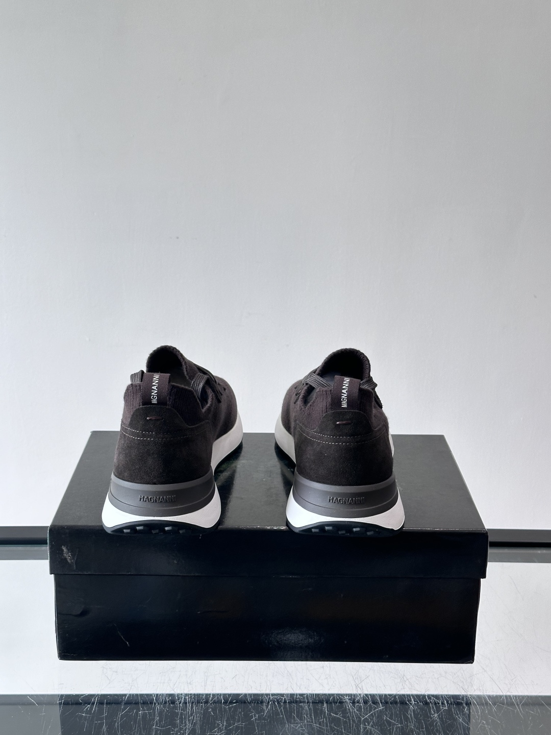 👟MAGNANNI西班牙🇪🇸品牌休闲飞织运动鞋👟主打透气舒适,飞织鞋面轻盈贴合,适合长时间穿着。厚底设计 👟MAGNANNI西班牙🇪🇸品牌休闲飞织运动鞋👟主打透气舒适,飞织鞋面轻盈贴合,适合长时间穿着。厚底设计