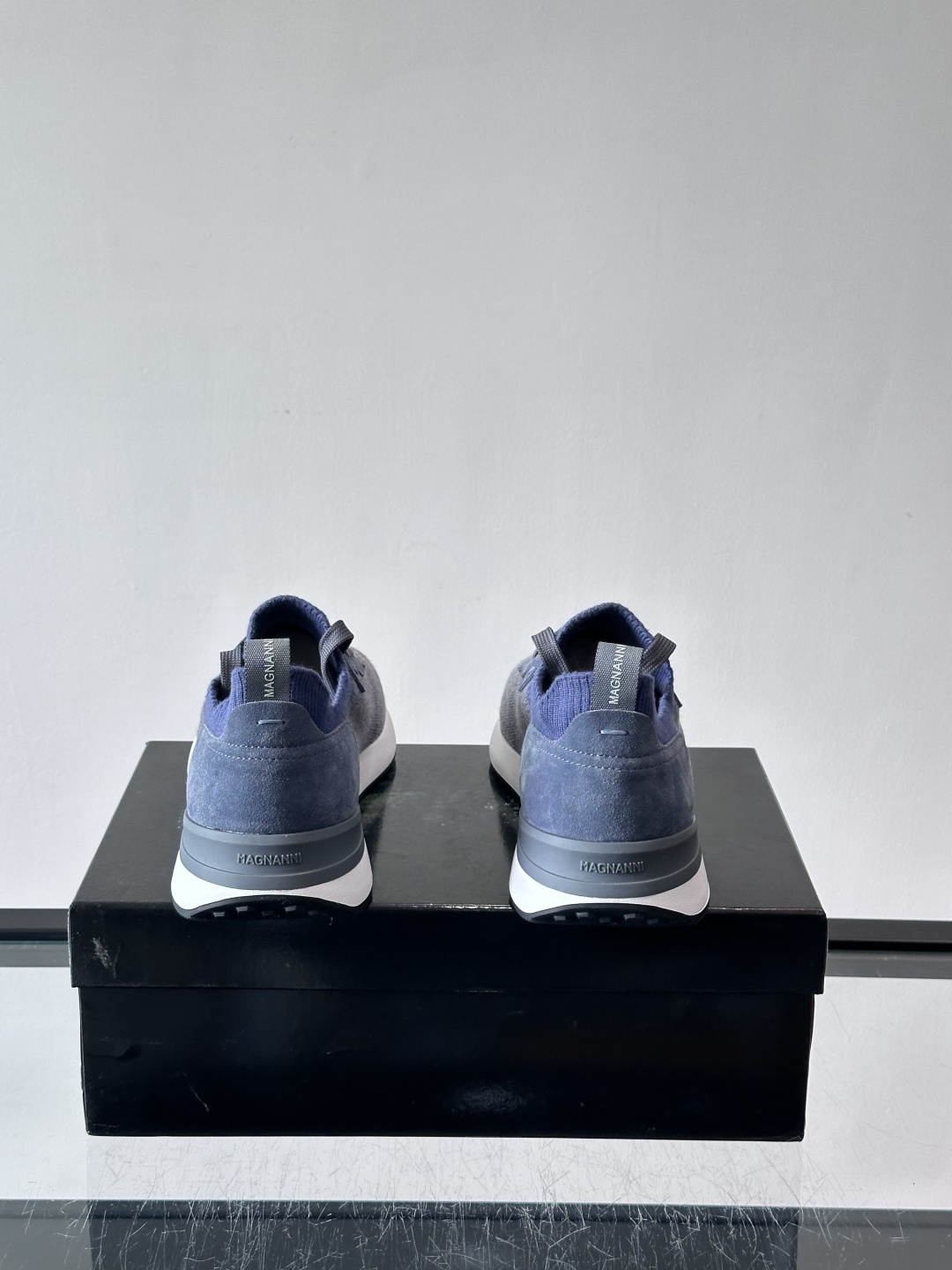 👟MAGNANNI西班牙🇪🇸品牌休闲飞织运动鞋👟主打透气舒适,飞织鞋面轻盈贴合,适合长时间穿着。厚底设计 👟MAGNANNI西班牙🇪🇸品牌休闲飞织运动鞋👟主打透气舒适,飞织鞋面轻盈贴合,适合长时间穿着。厚底设计