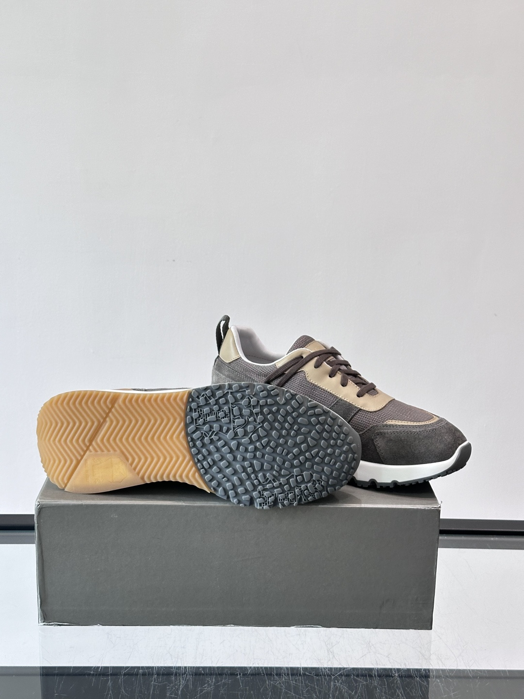 Brunello Cucinelli运动鞋👟意大利奢侈品牌Brunello Cucinelli的运动 Brunello Cucinelli运动鞋👟意大利奢侈品牌Brunello Cucinelli的运动