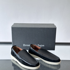 👞杰尼亚拼接乐福鞋,采用牛皮+反毛皮拼接,质感细腻又耐用✨。轻便舒适,日常或商务休闲都很适合。意大利工艺 👞杰尼亚拼接乐福鞋,采用牛皮+反毛皮拼接,质感细腻又耐用✨。轻便舒适,日常或商务休闲都很适合。意大利工艺