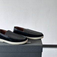 👞杰尼亚拼接乐福鞋,采用牛皮+反毛皮拼接,质感细腻又耐用✨。轻便舒适,日常或商务休闲都很适合。意大利工艺 👞杰尼亚拼接乐福鞋,采用牛皮+反毛皮拼接,质感细腻又耐用✨。轻便舒适,日常或商务休闲都很适合。意大利工艺