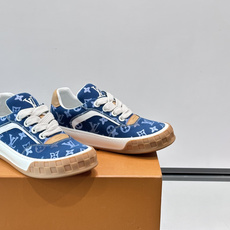 LV Tilted饼干鞋👟LV Tilted饼干鞋是路易威登SS26春夏系列新品,采用绒面牛皮革 LV Tilted饼干鞋👟LV Tilted饼干鞋是路易威登SS26春夏系列新品,采用绒面牛皮革