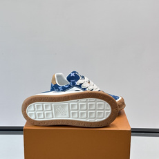 LV Tilted饼干鞋👟LV Tilted饼干鞋是路易威登SS26春夏系列新品,采用绒面牛皮革 LV Tilted饼干鞋👟LV Tilted饼干鞋是路易威登SS26春夏系列新品,采用绒面牛皮革