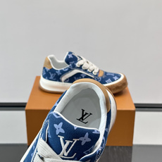 LV Tilted饼干鞋👟LV Tilted饼干鞋是路易威登SS26春夏系列新品,采用绒面牛皮革 LV Tilted饼干鞋👟LV Tilted饼干鞋是路易威登SS26春夏系列新品,采用绒面牛皮革