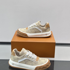 LV Tilted饼干鞋👟LV Tilted饼干鞋是路易威登SS26春夏系列新品,采用绒面牛皮革 LV Tilted饼干鞋👟LV Tilted饼干鞋是路易威登SS26春夏系列新品,采用绒面牛皮革