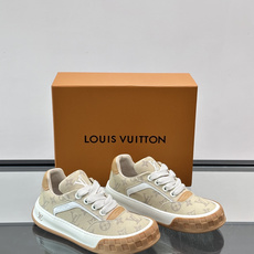LV Tilted饼干鞋👟LV Tilted饼干鞋是路易威登SS26春夏系列新品,采用绒面牛皮革 LV Tilted饼干鞋👟LV Tilted饼干鞋是路易威登SS26春夏系列新品,采用绒面牛皮革