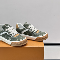 LV Tilted饼干鞋👟LV Tilted饼干鞋是路易威登SS26春夏系列新品,采用绒面牛皮革 LV Tilted饼干鞋👟LV Tilted饼干鞋是路易威登SS26春夏系列新品,采用绒面牛皮革