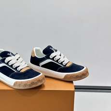 LV Tilted饼干鞋👟LV Tilted饼干鞋是路易威登SS26春夏系列新品,采用绒面牛皮革 LV Tilted饼干鞋👟LV Tilted饼干鞋是路易威登SS26春夏系列新品,采用绒面牛皮革