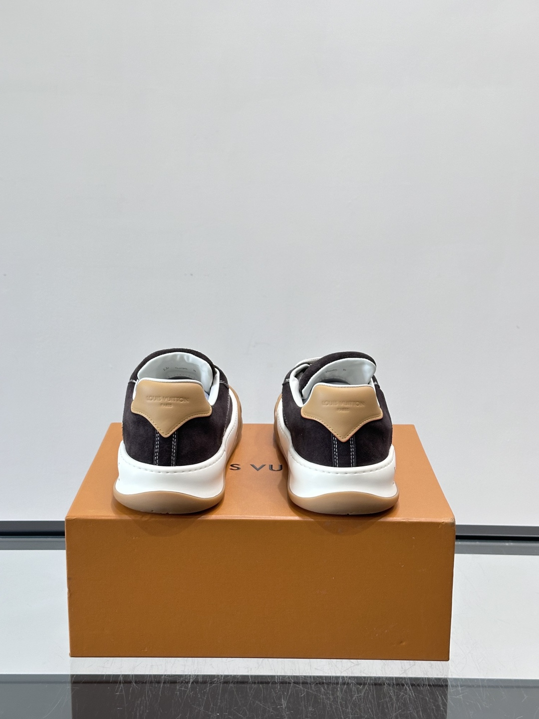 LV Tilted饼干鞋👟LV Tilted饼干鞋是路易威登SS26春夏系列新品,采用绒面牛皮革 LV Tilted饼干鞋👟LV Tilted饼干鞋是路易威登SS26春夏系列新品,采用绒面牛皮革
