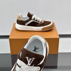 LV Tilted饼干鞋👟LV Tilted饼干鞋是路易威登SS26春夏系列新品,采用绒面牛皮革 LV Tilted饼干鞋👟LV Tilted饼干鞋是路易威登SS26春夏系列新品,采用绒面牛皮革