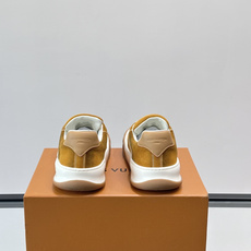 LV Tilted饼干鞋👟LV Tilted饼干鞋是路易威登SS26春夏系列新品,采用绒面牛皮革 LV Tilted饼干鞋👟LV Tilted饼干鞋是路易威登SS26春夏系列新品,采用绒面牛皮革
