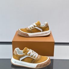 LV Tilted饼干鞋👟LV Tilted饼干鞋是路易威登SS26春夏系列新品,采用绒面牛皮革 LV Tilted饼干鞋👟LV Tilted饼干鞋是路易威登SS26春夏系列新品,采用绒面牛皮革