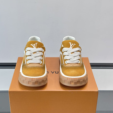 LV Tilted饼干鞋👟LV Tilted饼干鞋是路易威登SS26春夏系列新品,采用绒面牛皮革 LV Tilted饼干鞋👟LV Tilted饼干鞋是路易威登SS26春夏系列新品,采用绒面牛皮革
