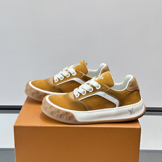 LV Tilted饼干鞋👟LV Tilted饼干鞋是路易威登SS26春夏系列新品,采用绒面牛皮革 LV Tilted饼干鞋👟LV Tilted饼干鞋是路易威登SS26春夏系列新品,采用绒面牛皮革