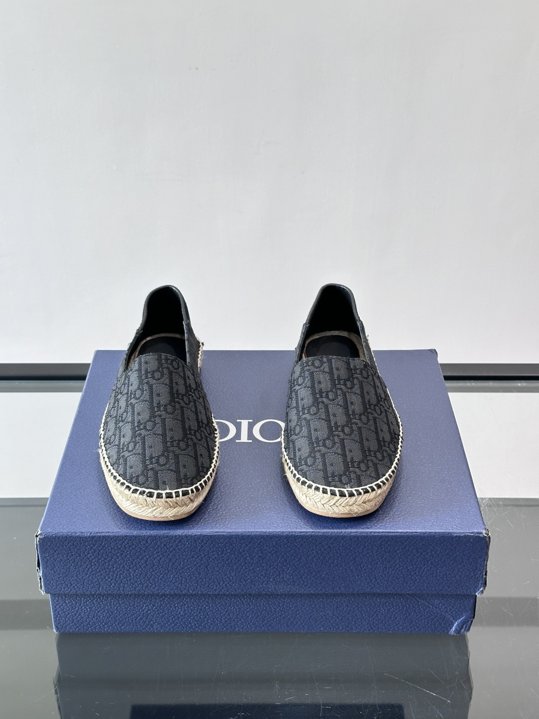 👟Dior Oblique渔夫鞋，经典老花+草编鞋底，轻便透气超适合夏天！一脚蹬设计，穿脱超方便，日常休