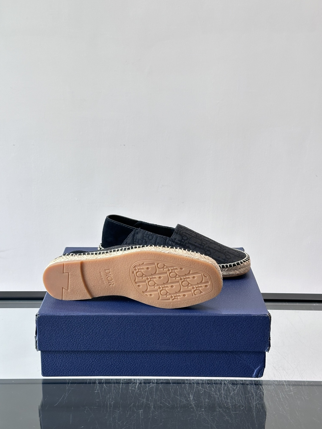 👟Dior Oblique渔夫鞋，经典老花+草编鞋底，轻便透气超适合夏天！一脚蹬设计，穿脱超方便，日常休