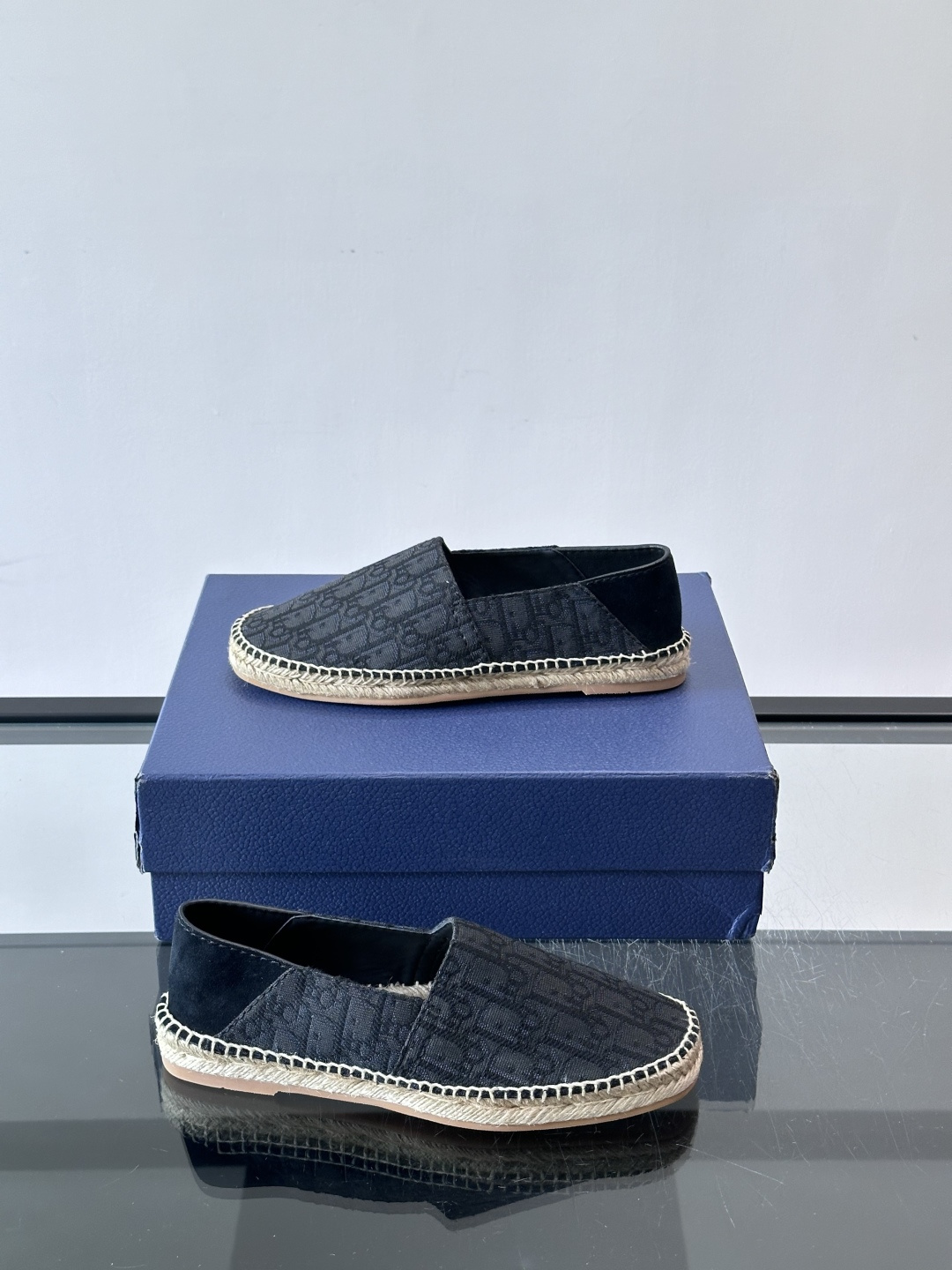 👟Dior Oblique渔夫鞋，经典老花+草编鞋底，轻便透气超适合夏天！一脚蹬设计，穿脱超方便，日常休