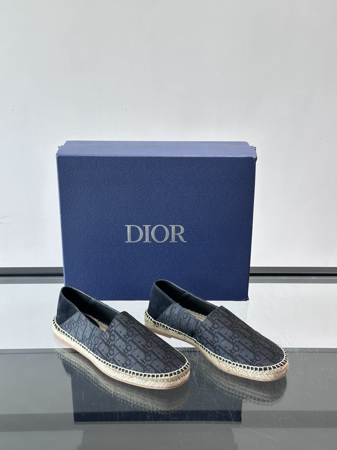 👟Dior Oblique渔夫鞋，经典老花+草编鞋底，轻便透气超适合夏天！一脚蹬设计，穿脱超方便，日常休
