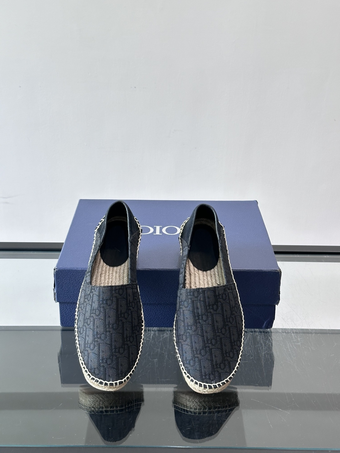 👟Dior Oblique渔夫鞋，经典老花+草编鞋底，轻便透气超适合夏天！一脚蹬设计，穿脱超方便，日常休