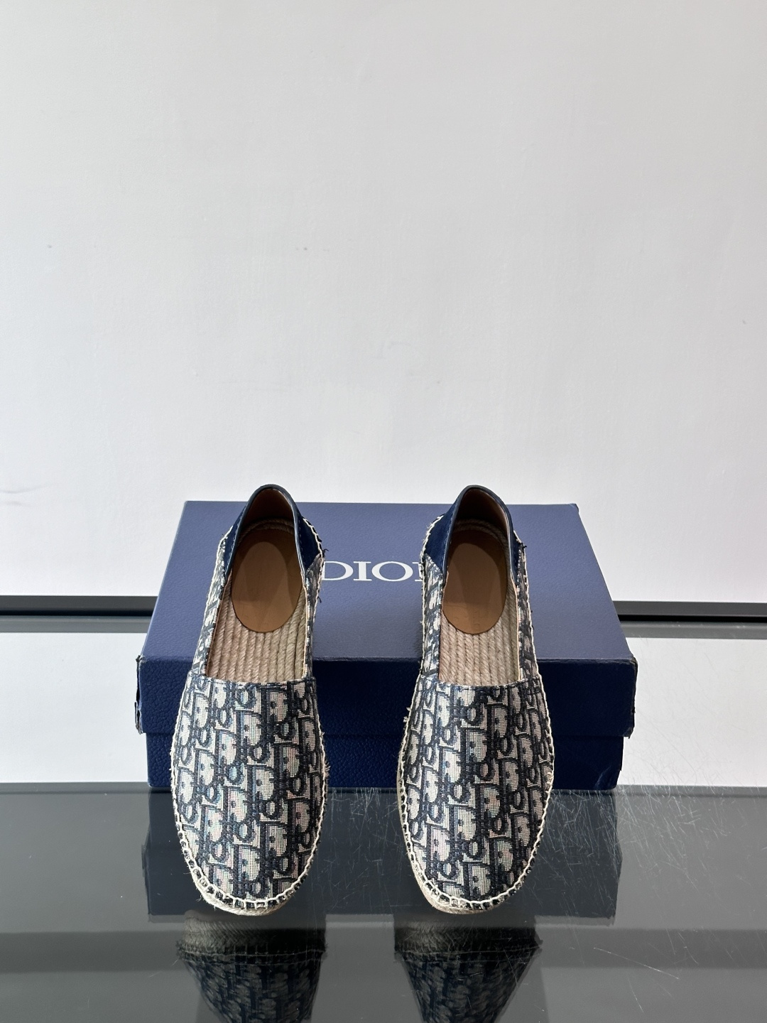 👟Dior Oblique渔夫鞋，经典老花+草编鞋底，轻便透气超适合夏天！一脚蹬设计，穿脱超方便，日常休
